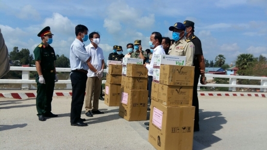 bien phong gia lai dong thap ho tro campuchia chong covid 19
