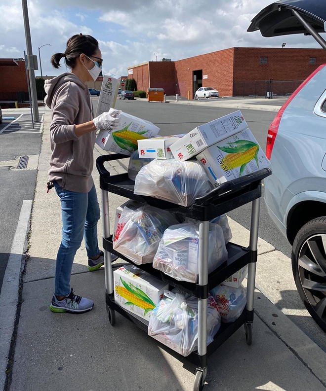 viet kieu my tat bat phat thuc pham tuong tro nhau giua tam dich covid 19