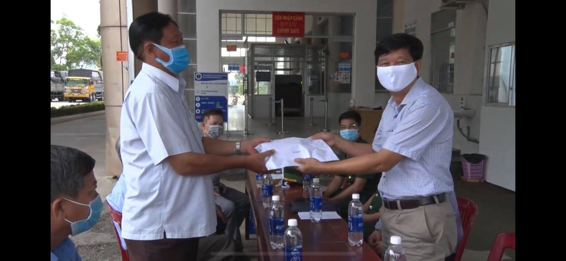 tinh kien giang ho tro ba con goc viet o campuchia hon 200 trieu dong chong covid 19