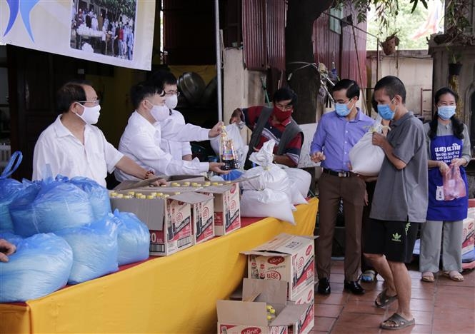 covid 19 singapore indonesia philippines so ca covid 19 tang ky luc