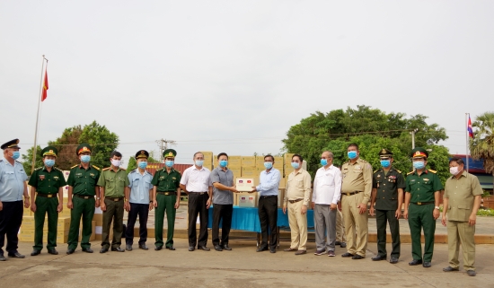 tay ninh thanh hoa ho tro nhan dan giap bien campuchia lao chong covid 19