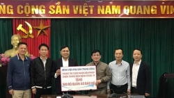 kieu bao ba lan ung ho 110 trieu dong giup cac bac si benh vien nhiet doi trung uong co so 2 chong covid 19