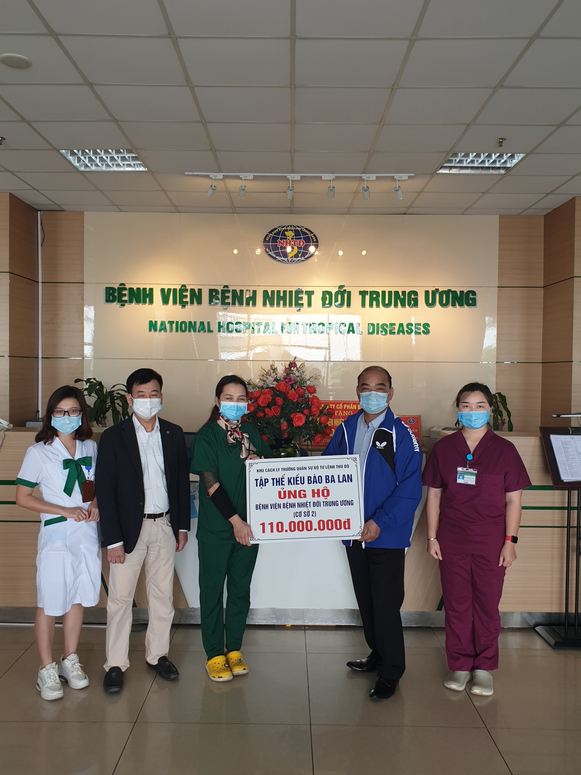 kieu bao ba lan ung ho 110 trieu dong giup cac bac si benh vien nhiet doi trung uong co so 2 chong covid 19