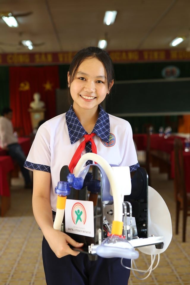 the dariu foundation ho tro hoc sinh viet nam hoc truc tuyen ve in 3d phu kien khau trang va van hanh may tro tho