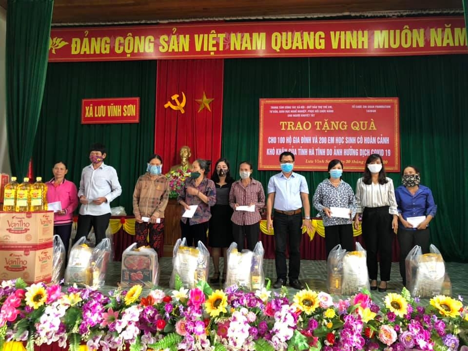 Zhishan Việt Nam trao 90 triệu đồng giúp người dân khó khăn huyện Cẩm Xuyên và Thạch Hà, Hà Tĩnh. zhishan viet nam trao 90 trieu dong tien qua cho nguoi dan ha tinh