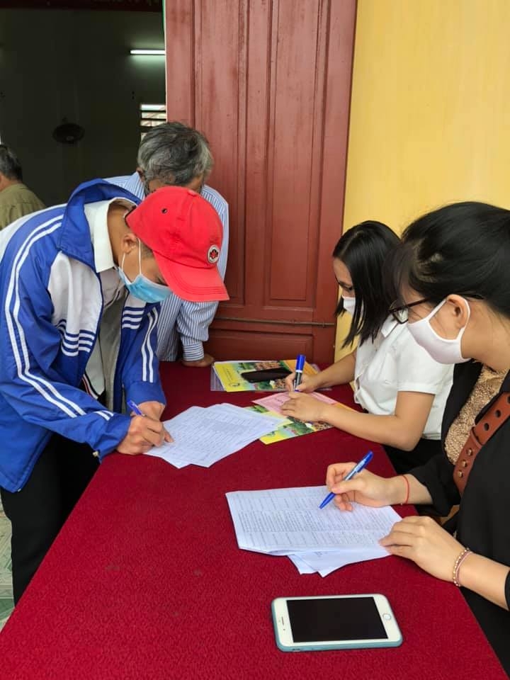 Zhishan Việt Nam trao 90 triệu đồng giúp người dân khó khăn huyện Cẩm Xuyên và Thạch Hà, Hà Tĩnh. zhishan viet nam trao 90 trieu dong tien qua cho nguoi dan ha tinh