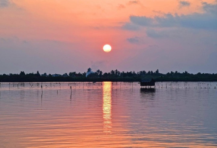 'Biển hồ' thanh bình ở miền Tây - nơi ngắm hoàng hôn đẹp nhất cực Nam Tổ quốc