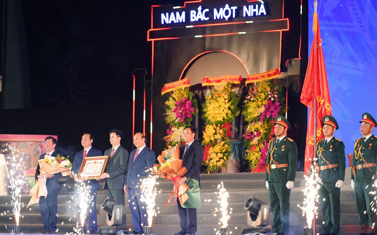 Chủ tịch nước Nguyễn Xuân Phúc: Quảng Trị là biểu tượng của chí khí oanh liệt hào hùng