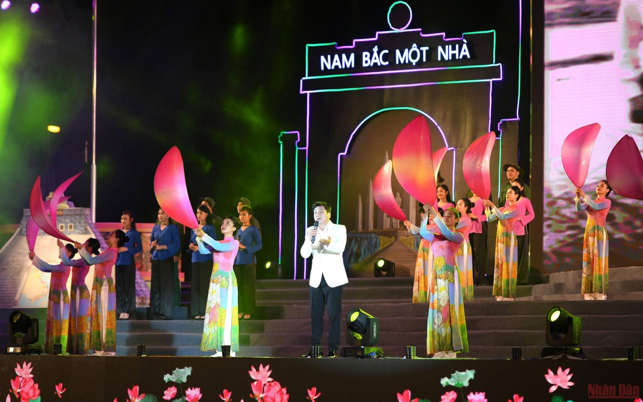 Chủ tịch nước Nguyễn Xuân Phúc: Quảng Trị là biểu tượng của chí khí oanh liệt hào hùng