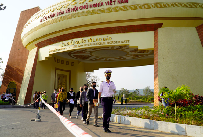 chinh phu lao cho phep cong dan viet nam xuat canh