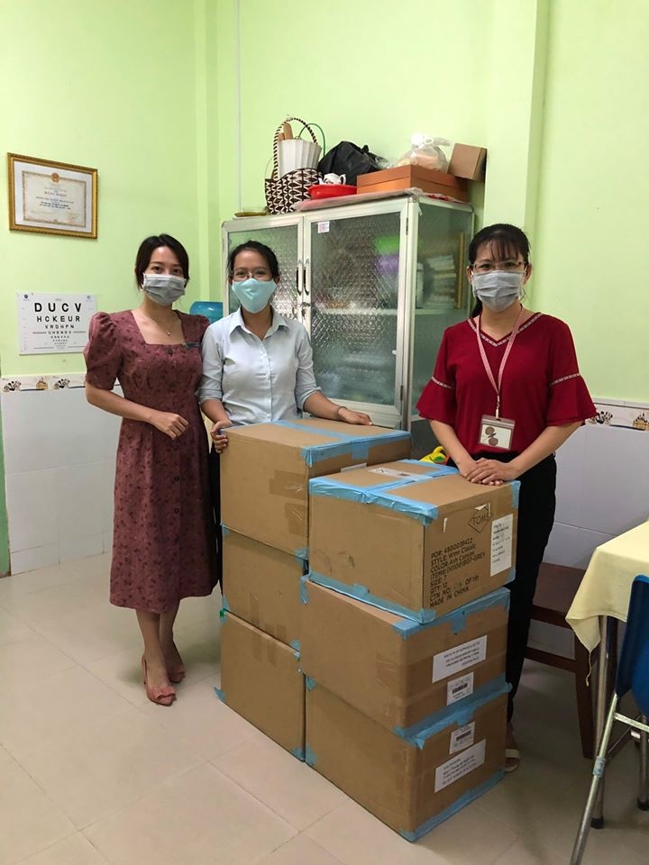 hki dong hanh tai tro 1300 doi giay cho hoc sinh ngheo vuot kho tai tinh tra vinh