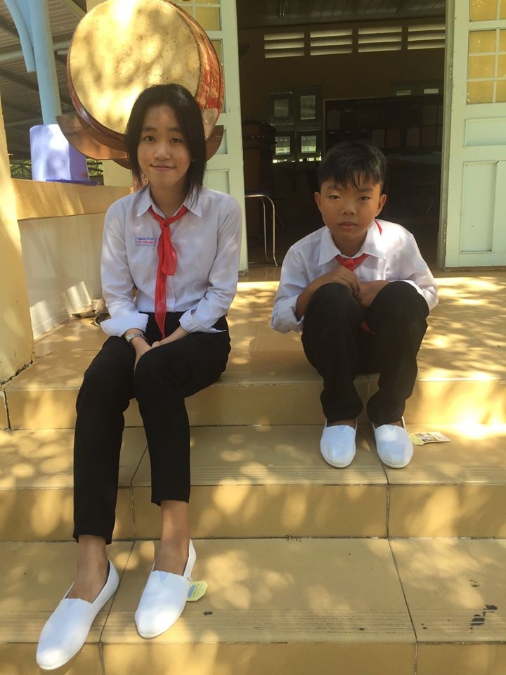 hki dong hanh tai tro 1300 doi giay cho hoc sinh ngheo vuot kho tai tinh tra vinh
