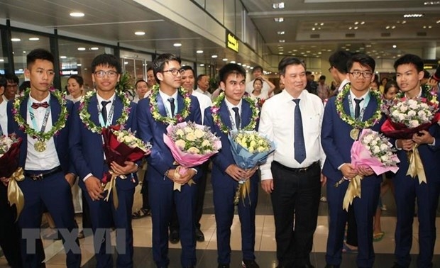 se tao moi dieu kien cho hoc sinh doi tuyen quoc gia du olympic khu vuc va quoc te truc tuyen nam 2020