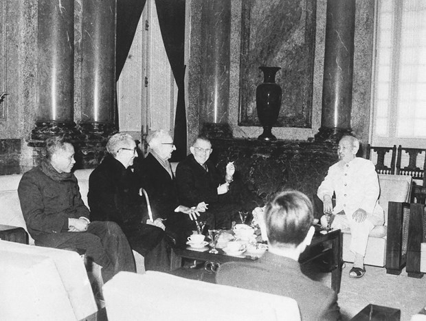 100 dai bieu tham du toa dam truc tuyen tai my voi chu de cuoc doi tu tuong va su nghiep ho chi minh