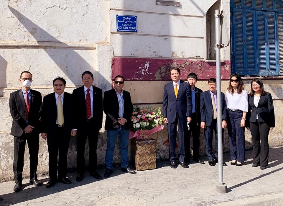 dai su quan viet nam tai 5 nuoc da to chuc nhieu hoat dong nhan ky niem 130 nam ngay sinh cua bac