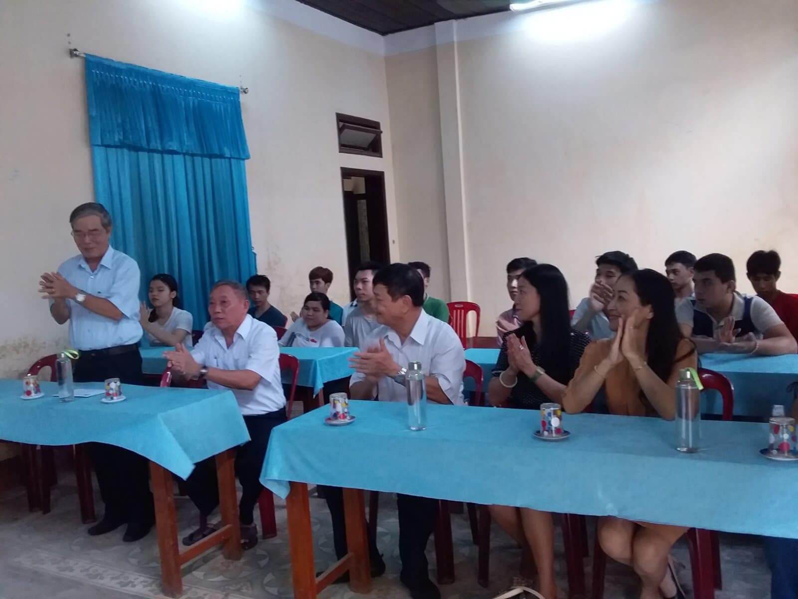 sen vang berlin trao tang 10 xe lan cho nguoi khuyet tat va tre mo coi tinh thua thien hue