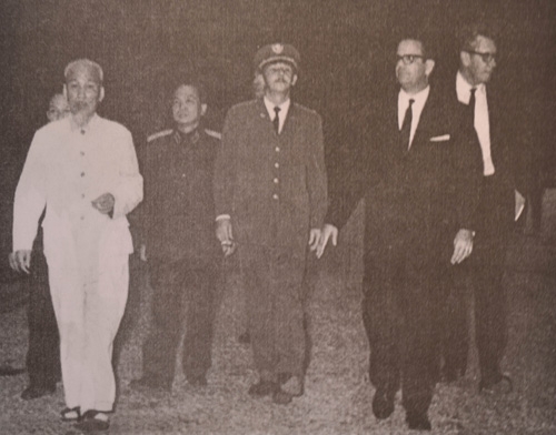 Hồ Chí Minh - con người của mọi thời đại