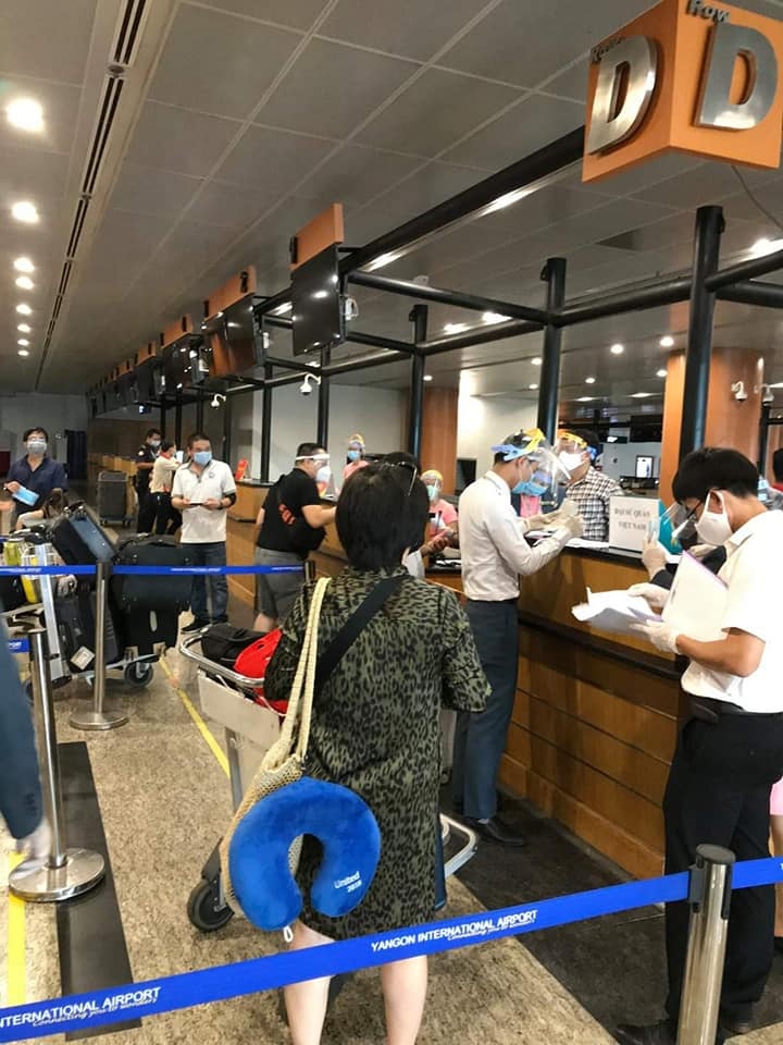 240 cong dan viet nam tu myanmar da ve nuoc an toan
