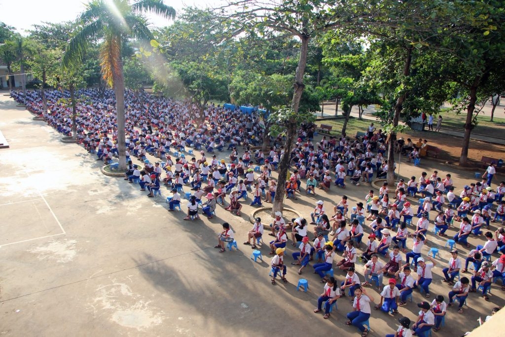 renew tang bon rua tay sat khuan cho hon 900 hoc sinh tieu hoc gio linh quang tri