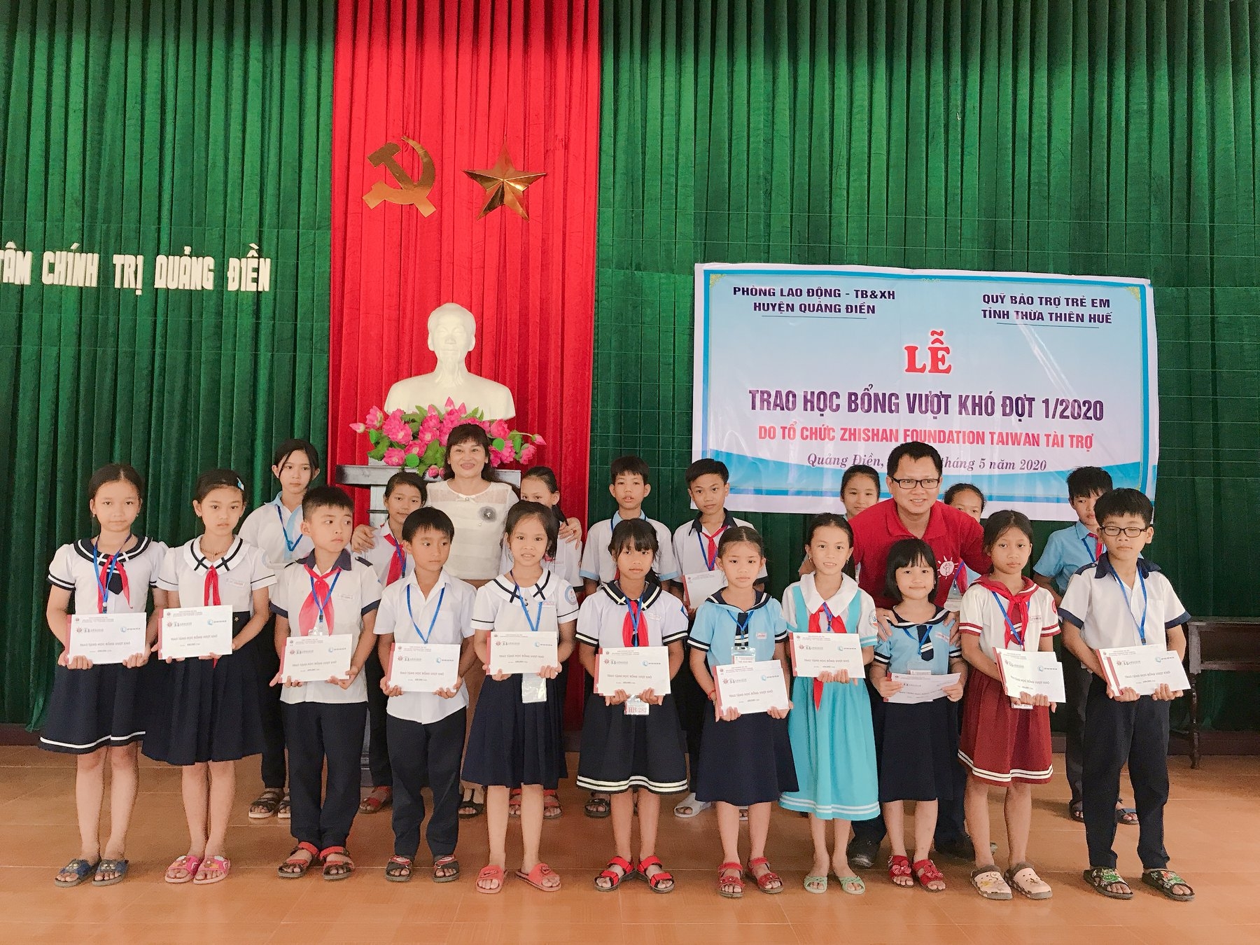 Tổ chức Zhishan trao học bổng đợt 1 cho gần 600 học sinh tại Thừa Thiên Huế to chuc zhishan trao hoc bong dot 1 cho gan 600 hoc sinh tai thua thien hue