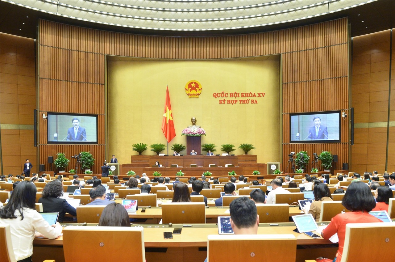Quốc hội thảo luận về Chương trình giám sát năm 2023