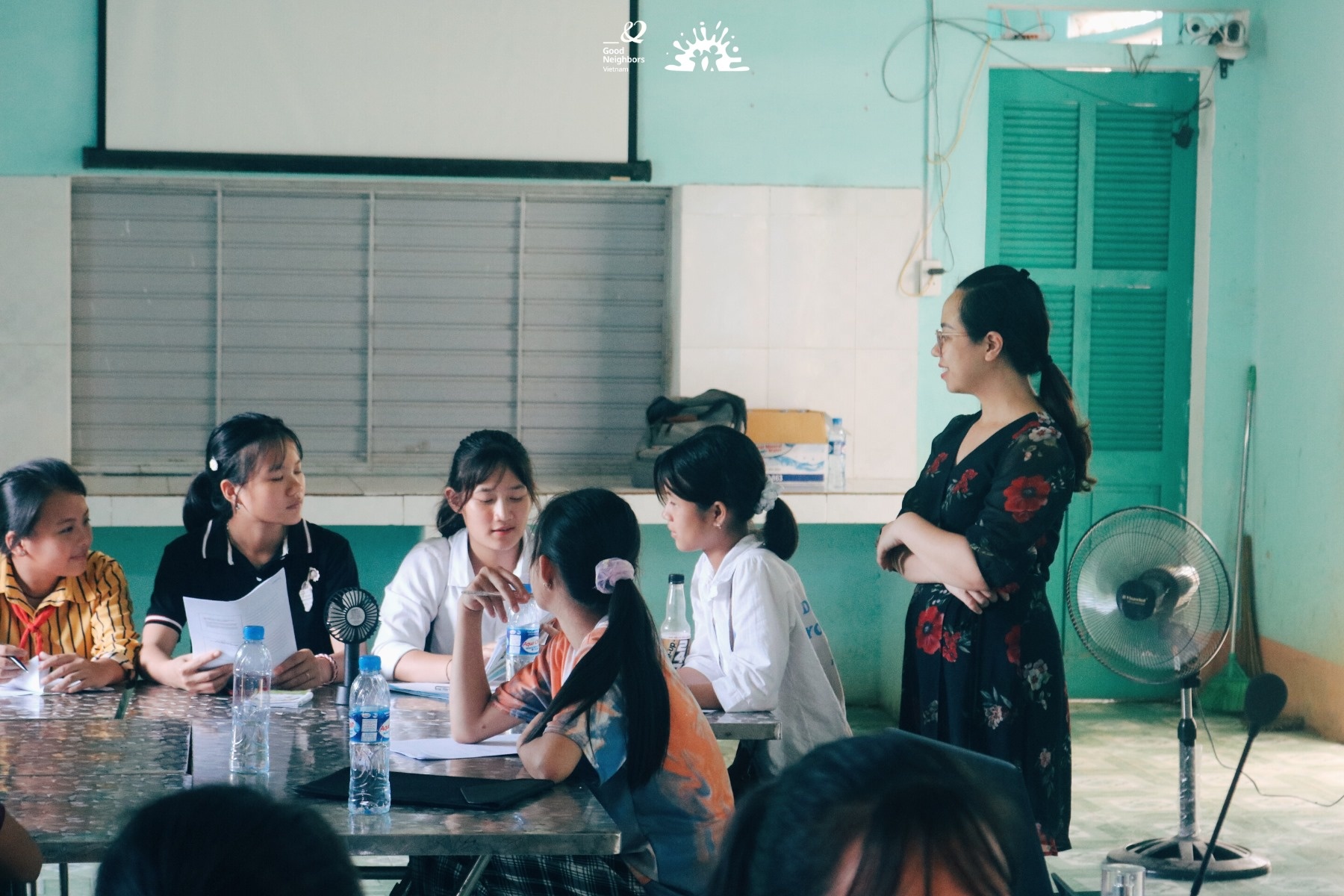 hoc sinh tham gia buoi tap huan suc khoe sinh san cua gni anh gni