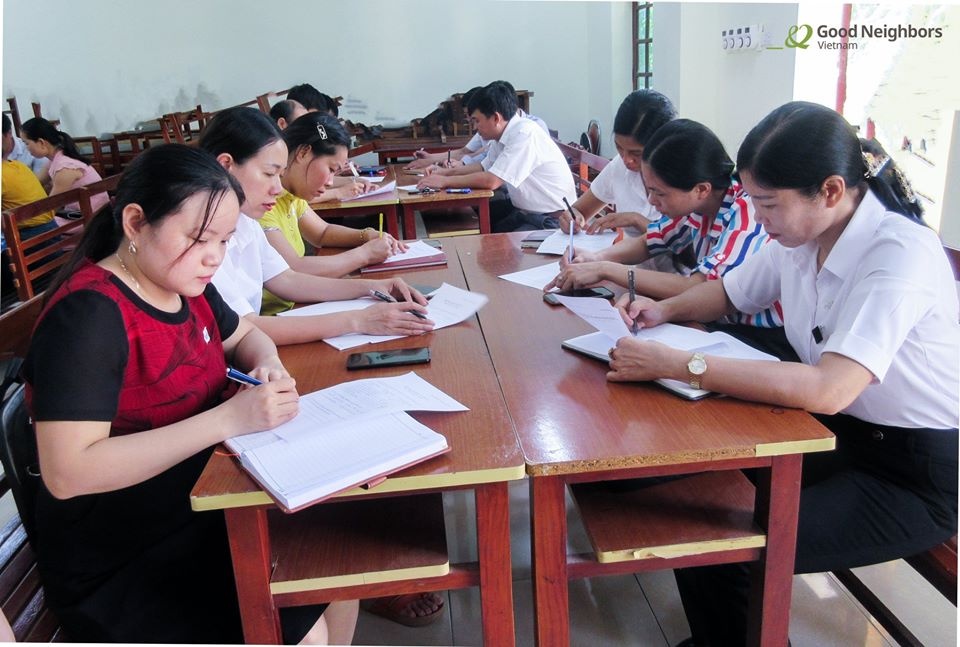 ket thuc buoi tap huan cac can bo la giao vien ban giam hieu da co duoc nhieu kien thuc de phong chong bao luc trong nha truong