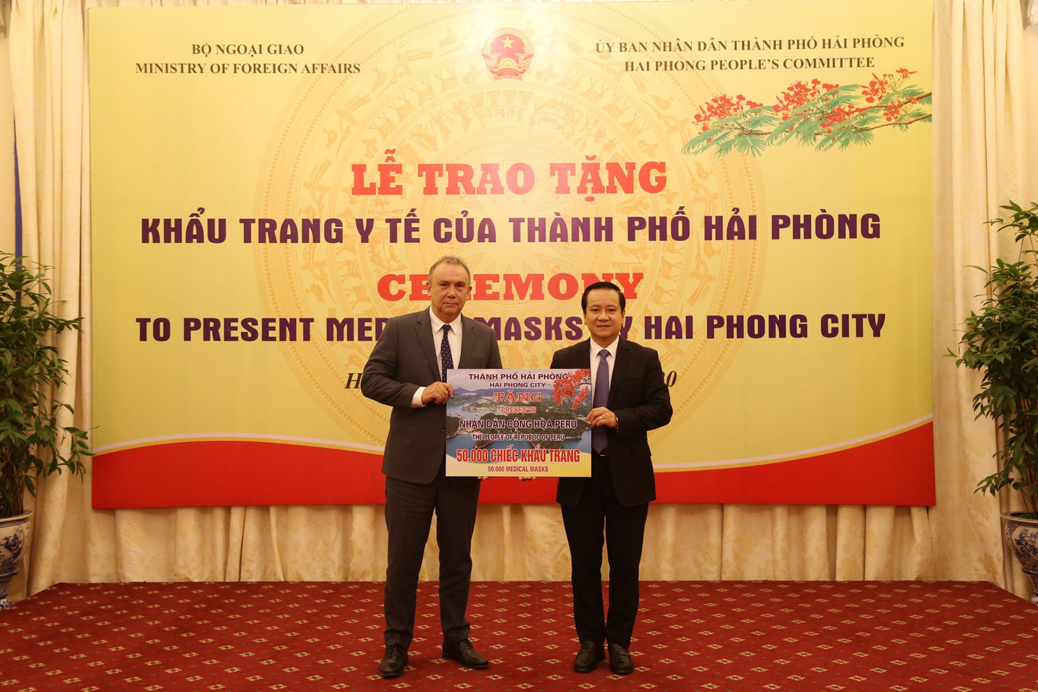 thanh pho hai phong tang 1 trieu khau trang y te giup cac nuoc phong chong covid 19