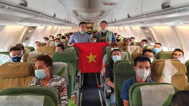 cac cong dan viet nam duoc dua tu chau phi ve nuoc anh baothanhnien