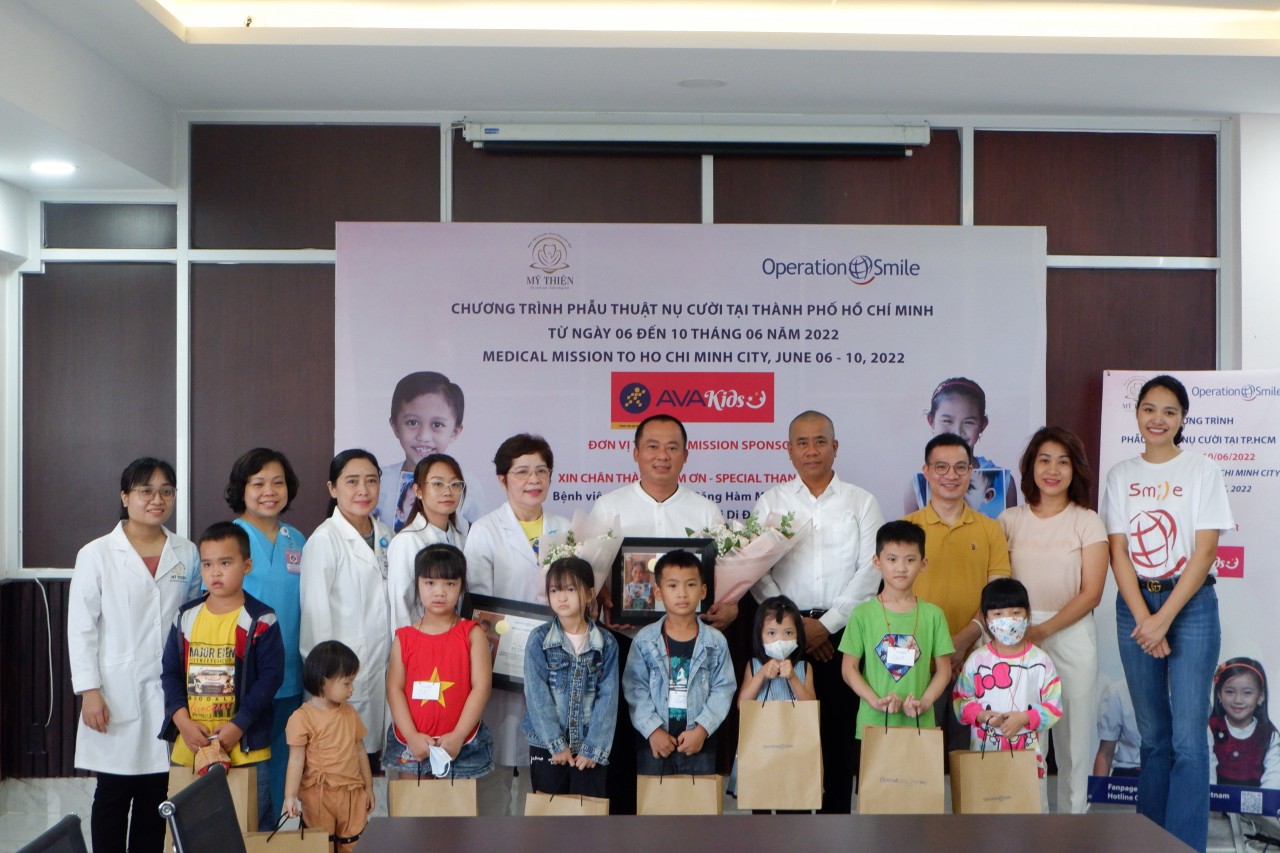 AVAKids hỗ trợ 50 trẻ em có hoàn cảnh khó khăn khám và điều trị các dị tật bẩm sinh khe hở môi, hở hàm ếch trong năm 2022