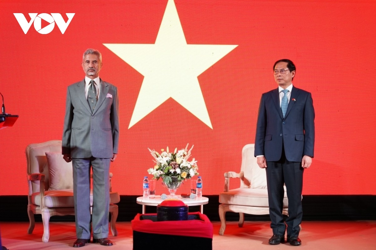 Bộ trưởng Ngoại giao Bùi Thanh Sơn gặp song phương Bộ trưởng Ngoại giao Ấn Độ