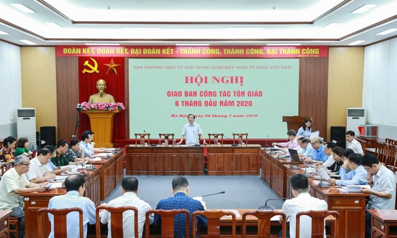 hoi nghi mat tran ve cong tac ton giao ngay 67