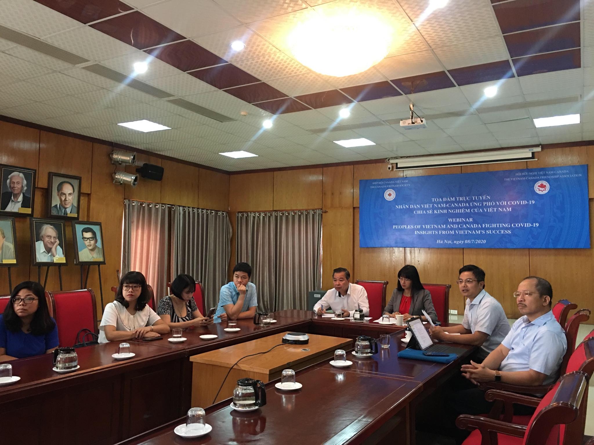 cac dai bieu tham du toa dam truc tuyen tai diem cau ha noi