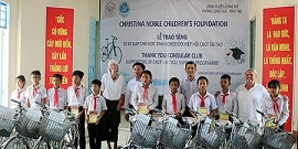 cncf trao 50 xe dap cho tre em ngheo tinh hau giang