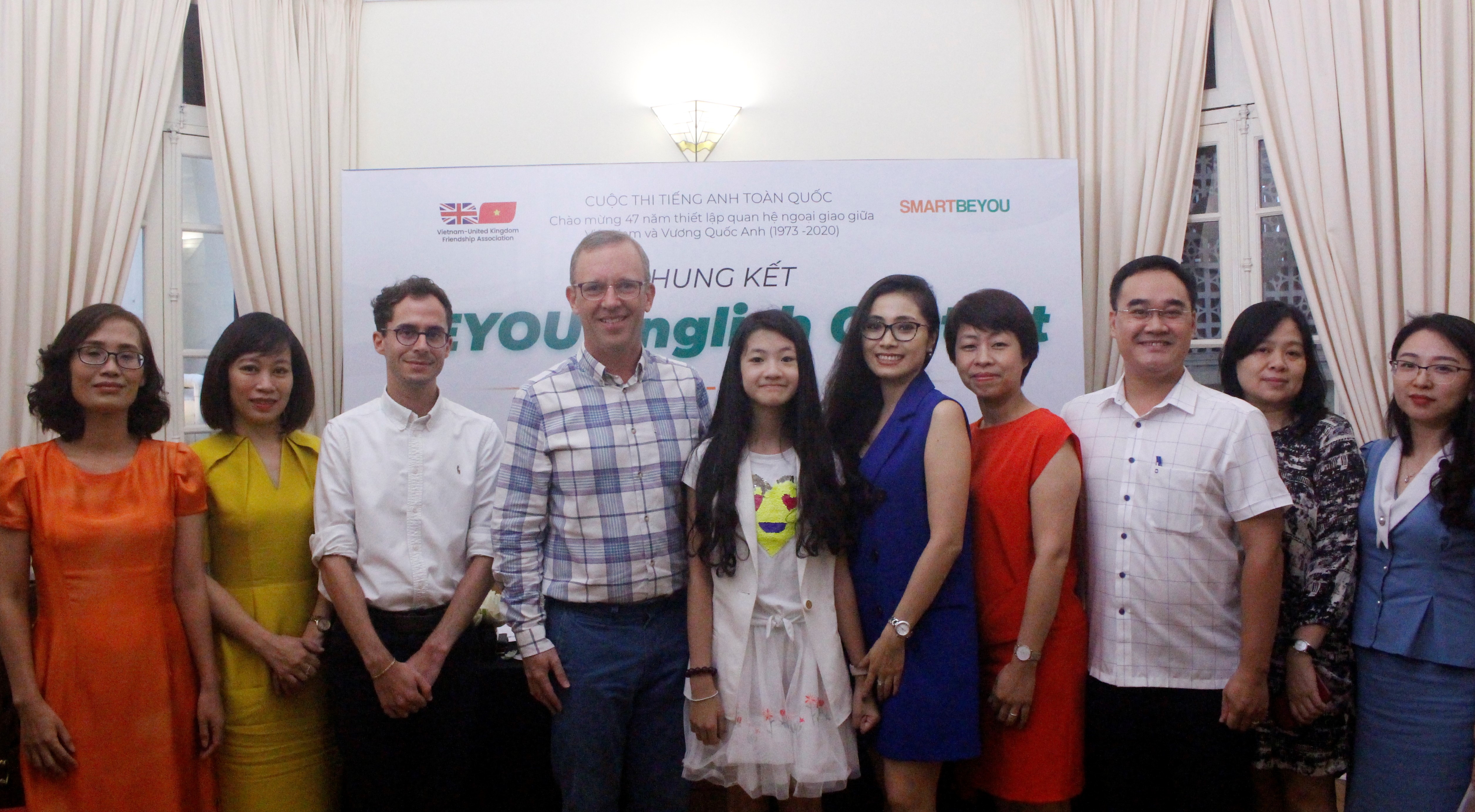 cac dai bieu chup anh luu niem tai su kien