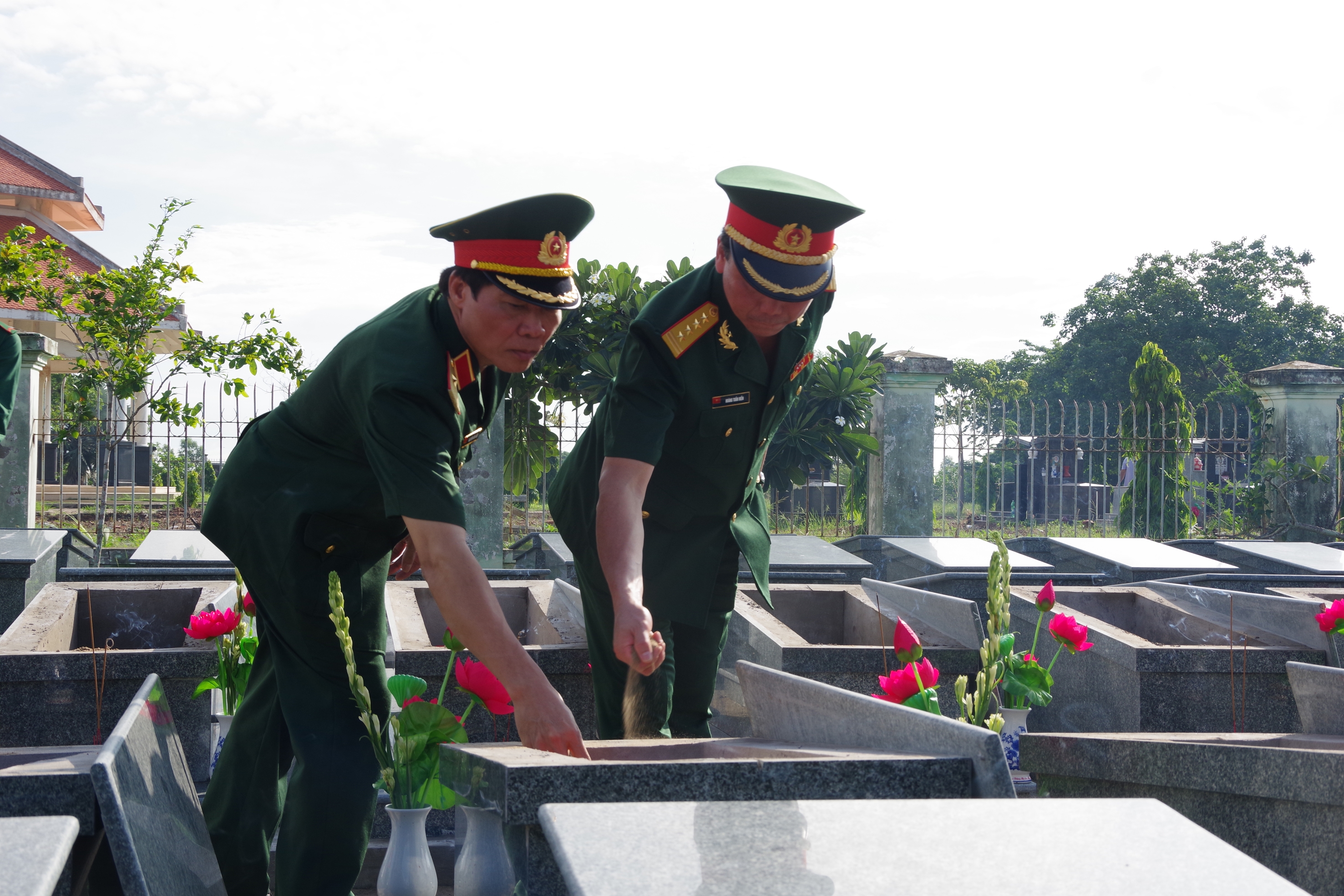 cac dai bieu thap huong tri an cac liet si 1
