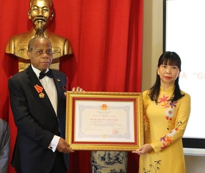 ong gamiliel sepulveda joao munguambe da co nhieu dong gop khi la dai su cong hoa mozambique tai viet nam nhiem ky 012012 042018