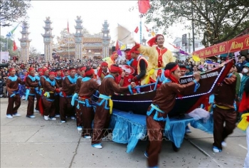 Hàng ngàn ngư dân Huế tham gia Lễ hội Cầu ngư đầu năm