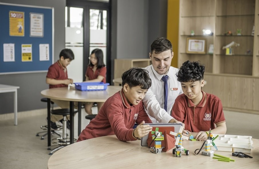 Vinschool the Harmony, Vinschool Times City & Vinschool Central Park đạt giám định CIS
