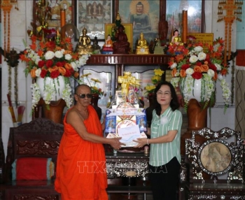Thăm, chúc mừng Hội Đoàn kết sư sãi yêu nước tỉnh Bạc Liêu nhân dịp lễ Sen Dolta
