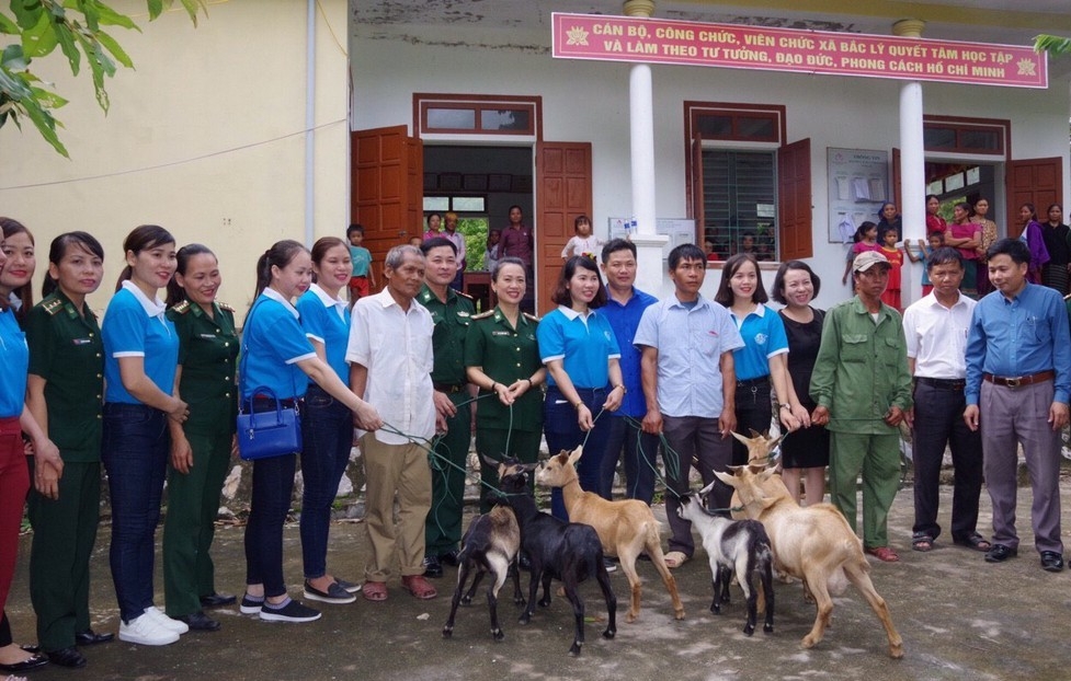Đồng hành cùng phụ nữ Biên cương:  Dân thoát nghèo, biên giới vững chắc