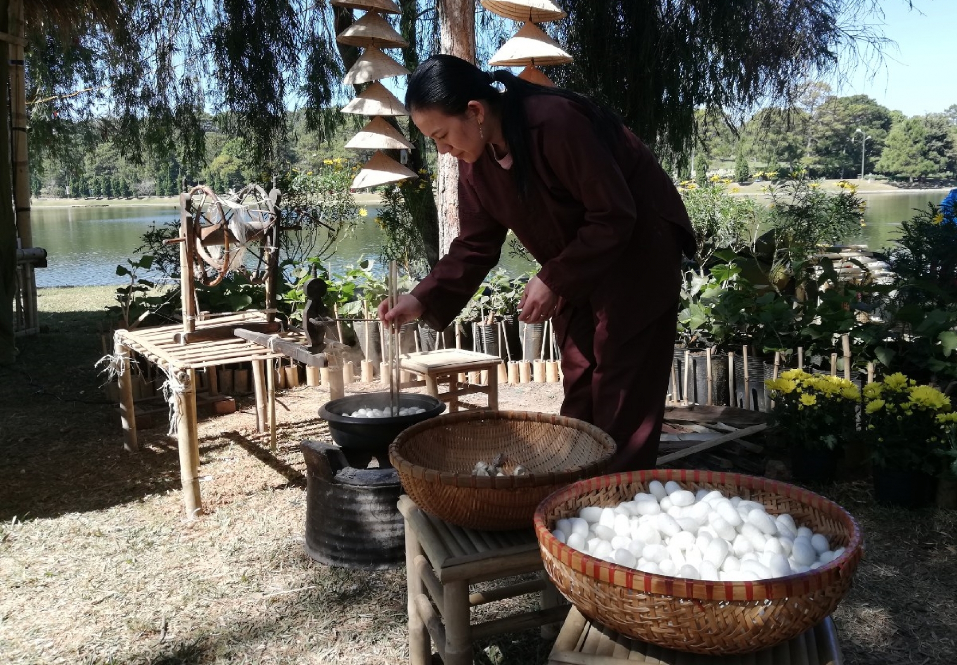cong phu nghe det dui o lang meo thai binh