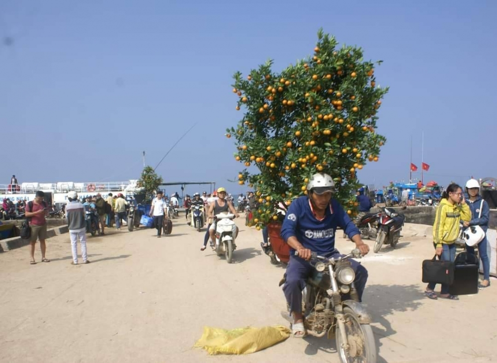 Đảo Lý Sơn tấp nập hàng Tết Tân Sửu