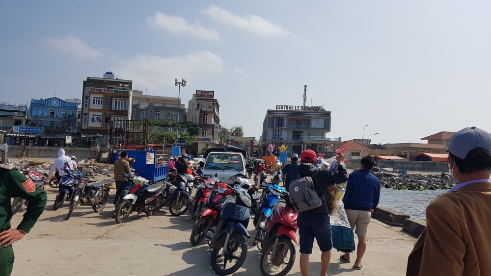 Đảo Lý Sơn tấp nập hàng Tết Tân Sửu