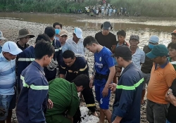tim thay 6 nan nhan trong vu lat thuyen o quang nam
