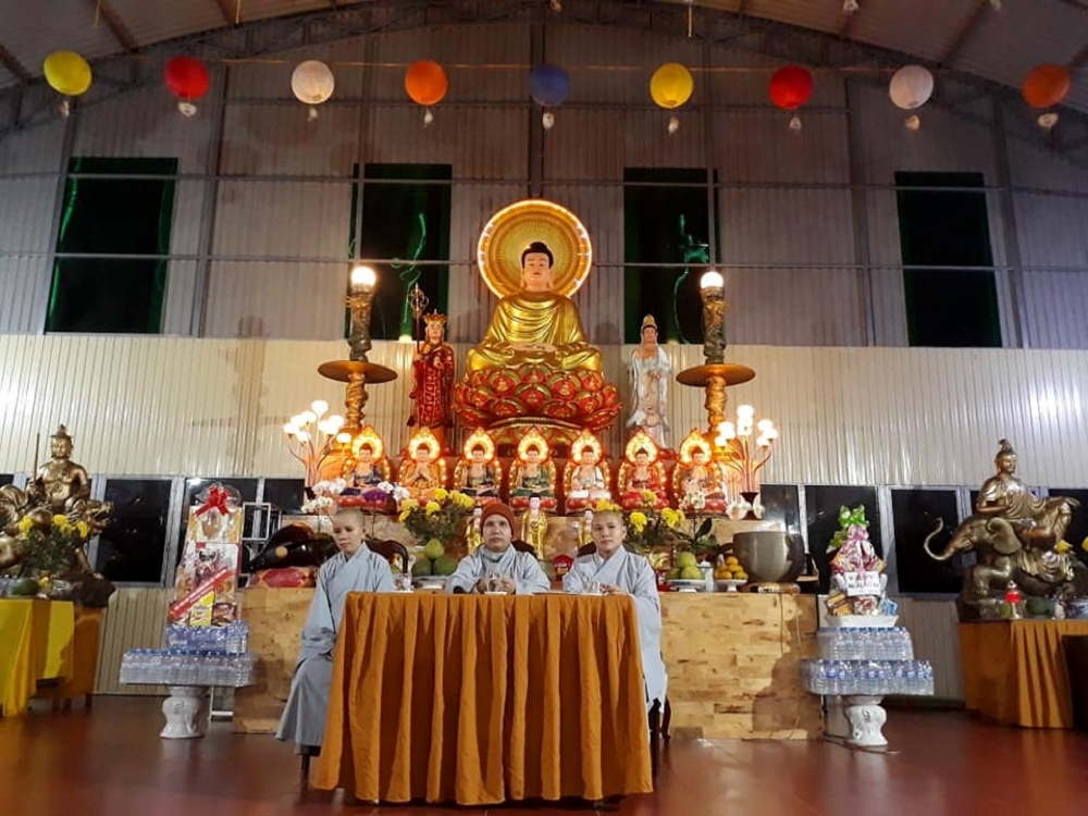 Đầu xuân ở chùa làng