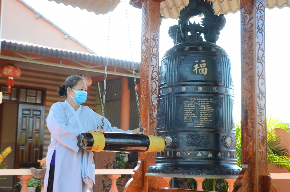 Đầu xuân ở chùa làng