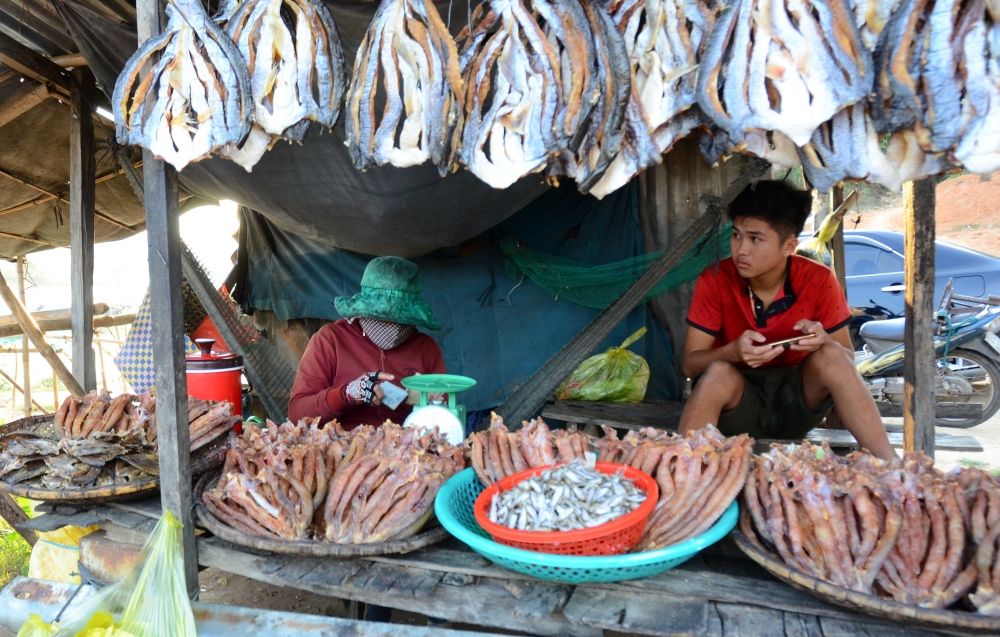 Cuộc sống êm đềm bên hồ Nam Ka