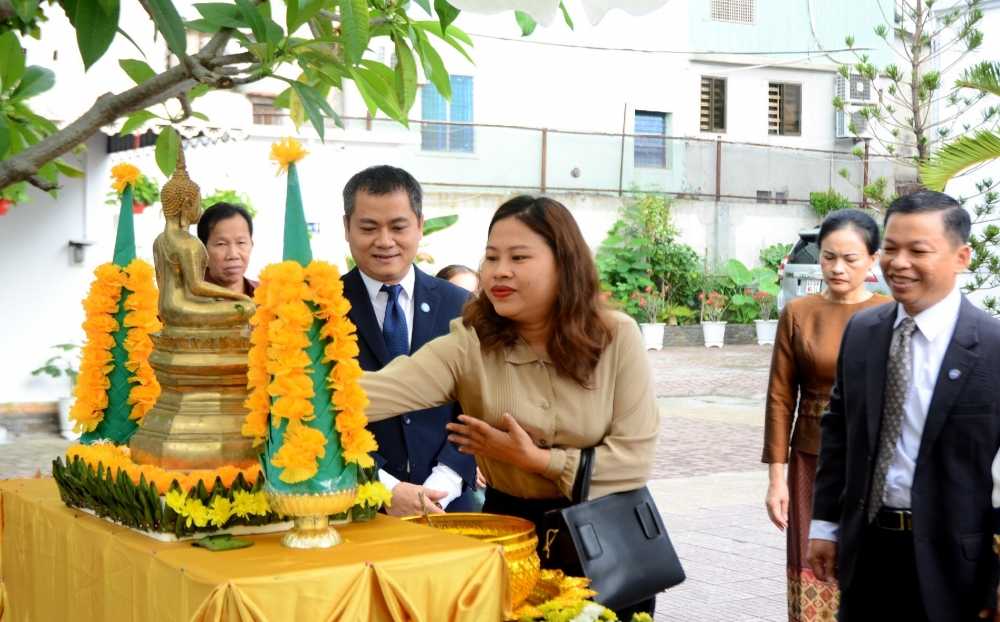 DAFO thăm và chúc Tết Bunpimay Lãnh sự quán Lào tại Đà Nẵng