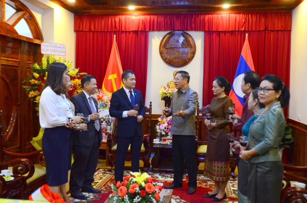 DAFO thăm và chúc Tết Bunpimay Lãnh sự quán Lào tại Đà Nẵng